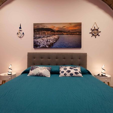 Stay In The Heart Of Salerno - Near The Duomo "La Finestra Sul Borgo" Zewnętrze zdjęcie