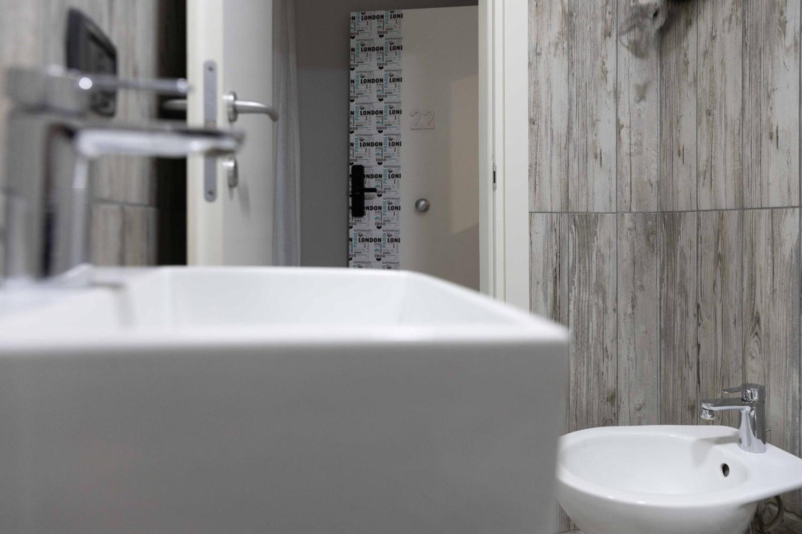 Stay In The Heart Of Salerno - Near The Duomo "La Finestra Sul Borgo" Zewnętrze zdjęcie
